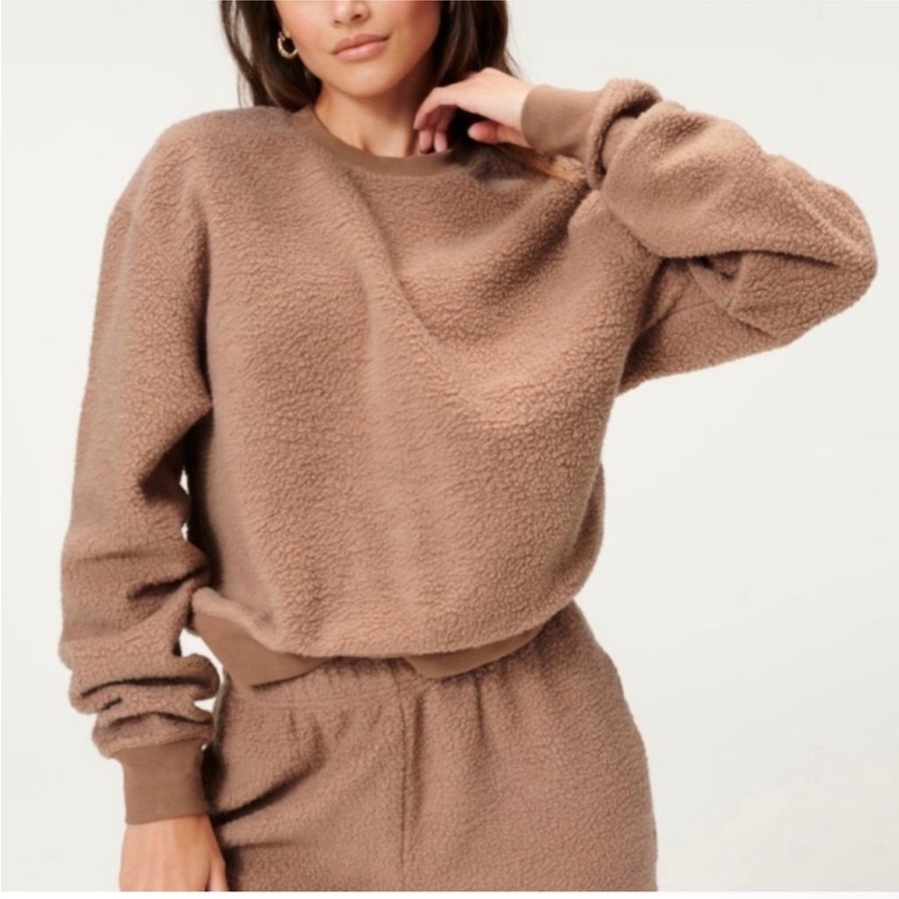Good American SHERPA BOYFRIEND SWEATSHIRT in Putty - Size 2